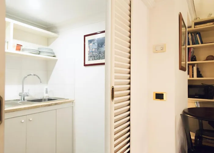 La Dolce Silla - Al Vaticano,via Silla 91 *